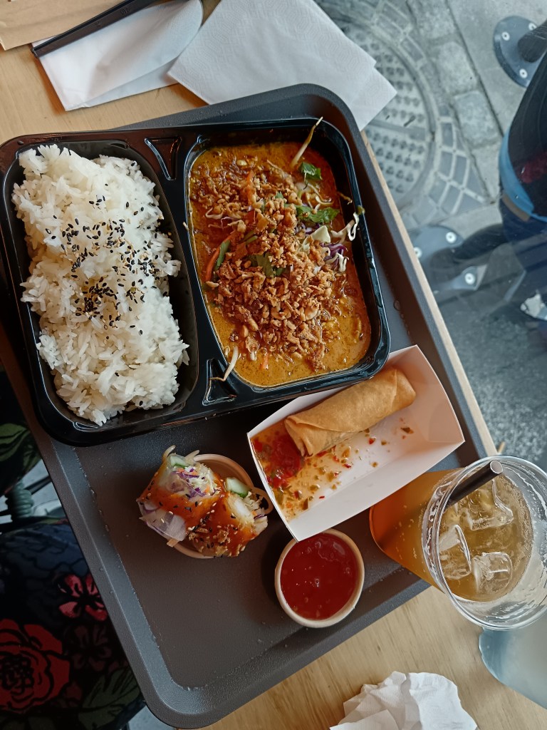 A tray of thai curry
