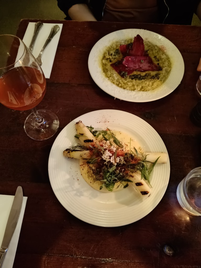 Risotto and white asparagus